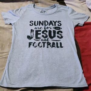 Womens t-shirt Sundays Jesus and Football